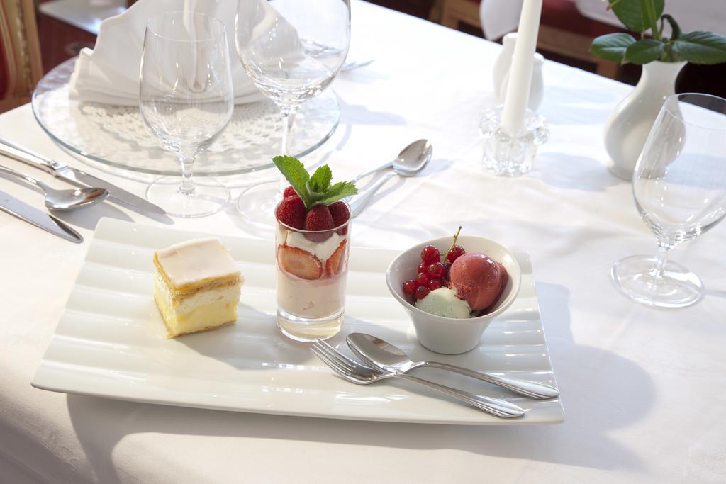 Hotel Riedl Im Zillertal Штумм Экстерьер фото