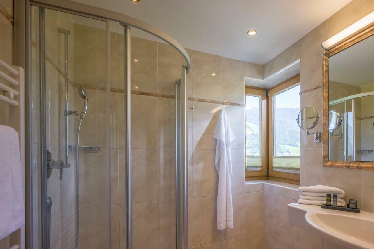 Hotel Riedl Im Zillertal Штумм Экстерьер фото